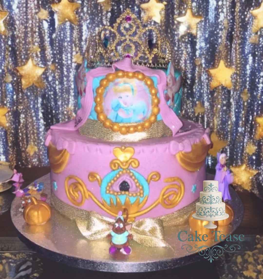 Gâteau d'anniversaire Disney Fille - Fête magique et personnalisable
