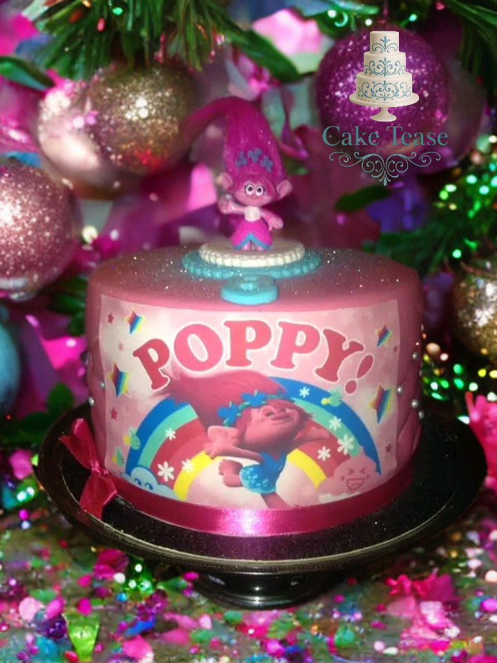 GÂTEAU D'ANNIVERSAIRE THEME FILLE