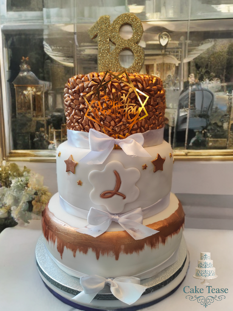 Gâteau Anniversaire Adolescent Adulte - Délicieux et Festif Pour Célébrer Votre Événement